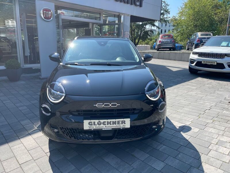 Gebraucht Fiat 600 La Prima 101 PS (74 kW) 2024 Schwarz Limousine