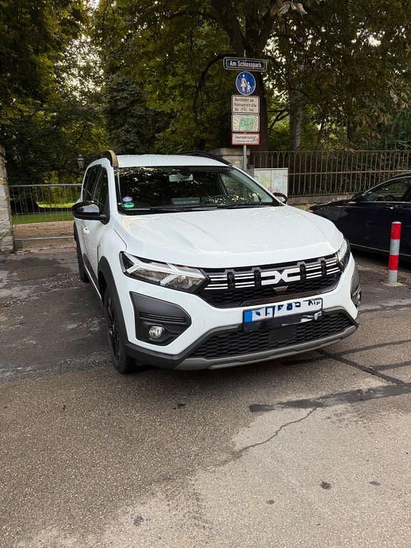 Weiß Gebraucht 2023 Dacia Jogger Extreme Van / Kleinbus | 19.000 € (Superpreis) - Bild 1/4