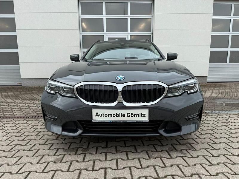 Gebraucht BMW 330e Performance 292 PS (214 kW) 2022 Grau Kombi