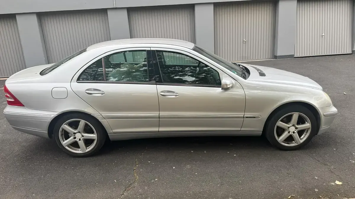 Gebraucht Mercedes C200 163 PS (119 kW) 2002 Limousine