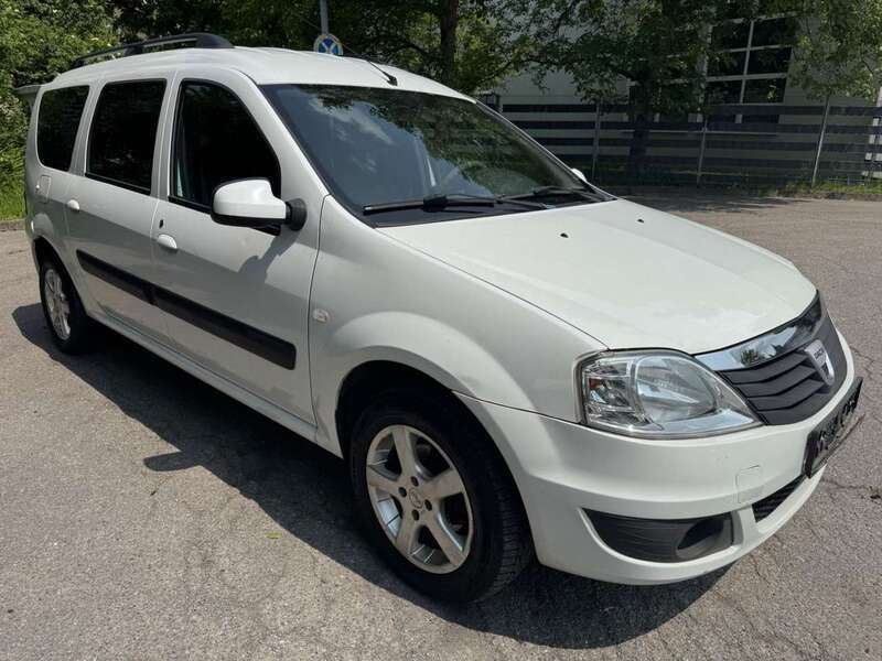Gletscherweiss Gebraucht 2010 Dacia Logan Lauréate Limousine | 3.999 € (Teuer) - Bild 1/4