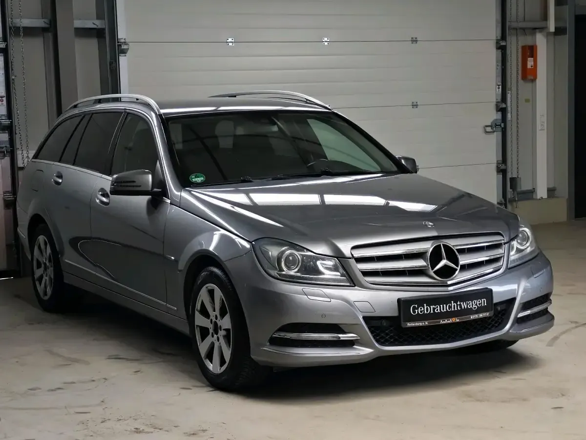 Gebraucht Mercedes C200 136 PS (100 kW) 2012 Grau Kombi