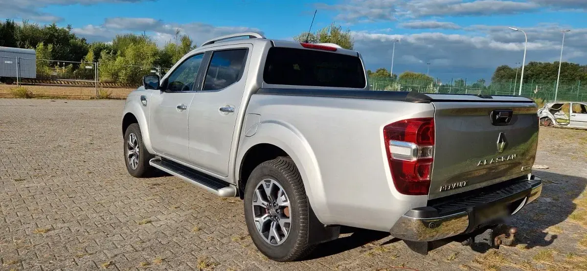Gebraucht Renault Alaskan 190 PS (139 kW) 2017 Silber Pickup