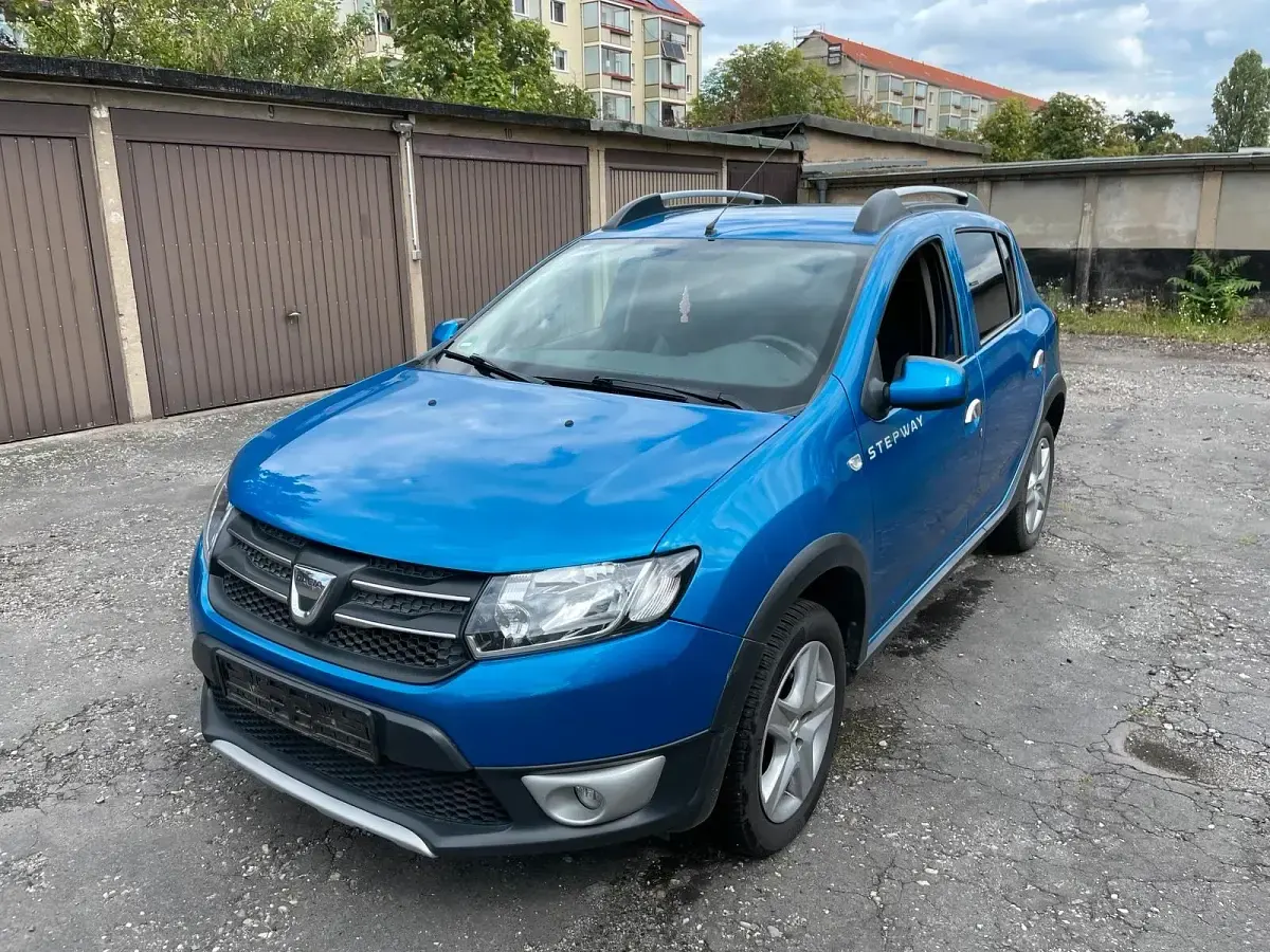 Gebraucht Dacia Sandero Stepway 90 PS (66 kW) 2014 Blau Kleinwagen