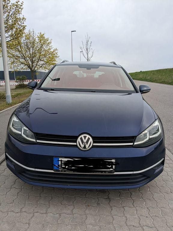 Blau Gebraucht 2017 VW Golf VII Sound Kombi | 9.999 € (Superpreis) - Bild 1/4