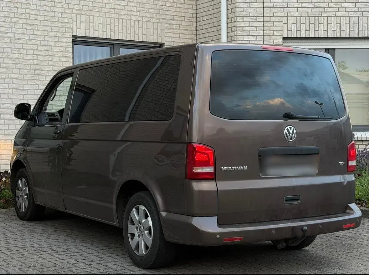 Gebraucht VW Multivan 140 PS (102 kW) 2011 Braun Van / Kleinbus