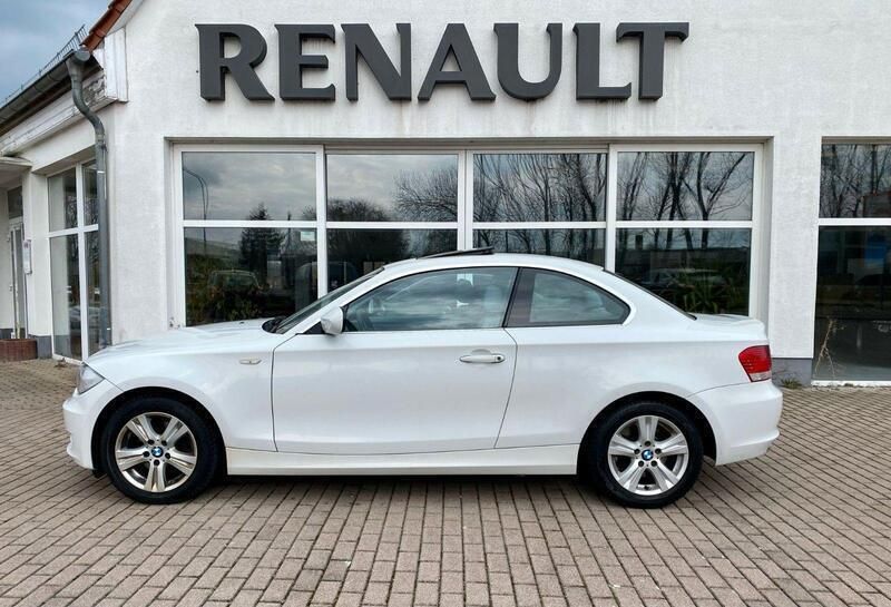 Weiß Gebraucht 2010 BMW 120 Coupé Coupé | 4.199 € (Fairer Preis) - Bild 1/4
