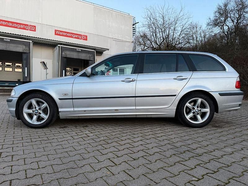 Gebraucht BMW 320 150 PS (110 kW) 1999 Silber Kombi