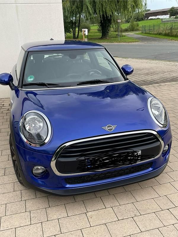 Blau Gebraucht 2018 Mini ONE Kleinwagen | 9.500 € - Bild 1/4