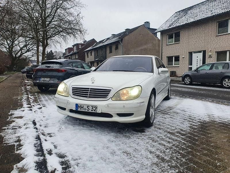 Weiß Gebraucht 2001 Mercedes S55 AMG AMG Limousine | 25.750 € - Bild 1/4