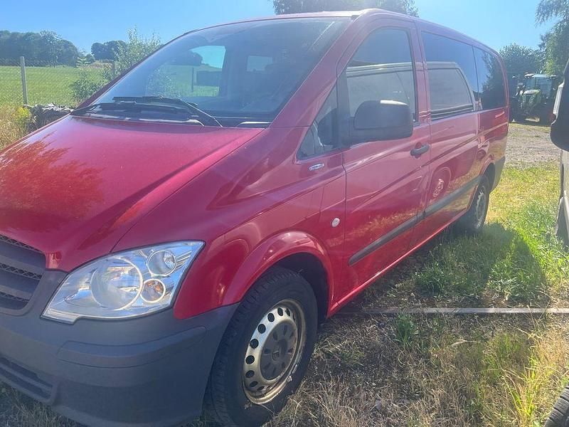Gebraucht Mercedes Vito 136 PS (100 kW) 2013 Rot Van