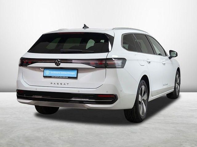 Gebraucht VW Passat Elegance 150 PS (110 kW) 2024 Pure white Kombi