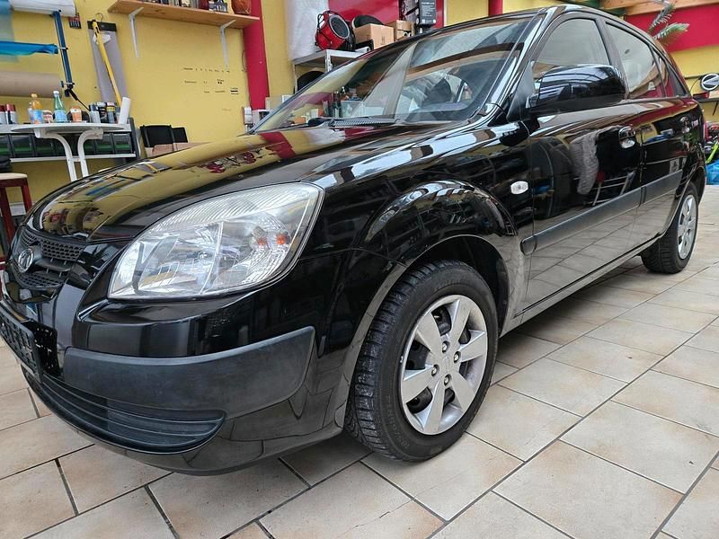 Schwarz Gebraucht 2009 Kia Rio Kleinwagen | 2.600 € - Bild 1/4