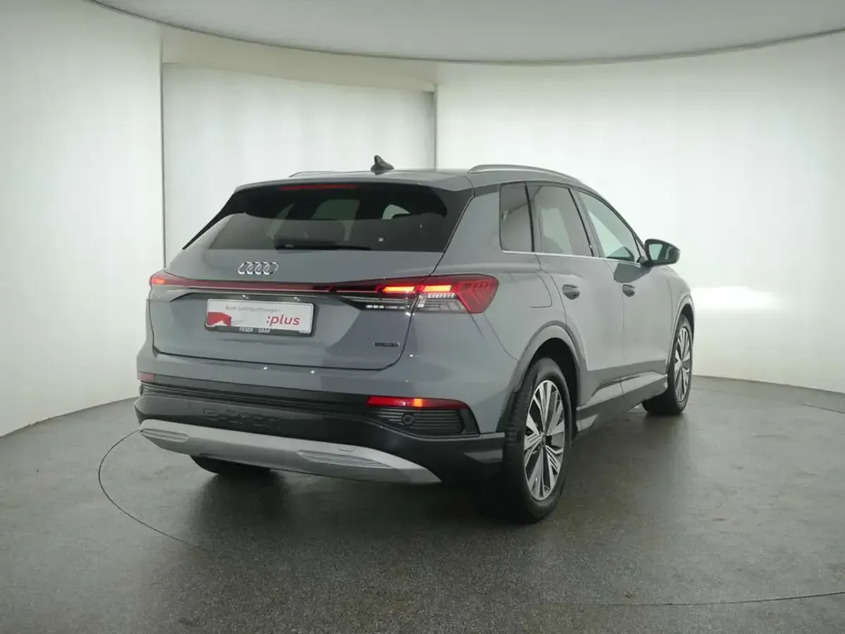 Gebraucht Audi Q4 e-tron Sport 219 kW (299 PS) 2023 Kieselgrau SUV