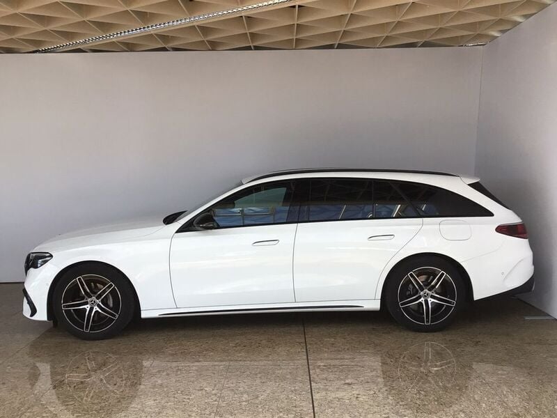 Gebraucht Mercedes E300 Advanced 313 PS (230 kW) 2023 Weiß Limousine