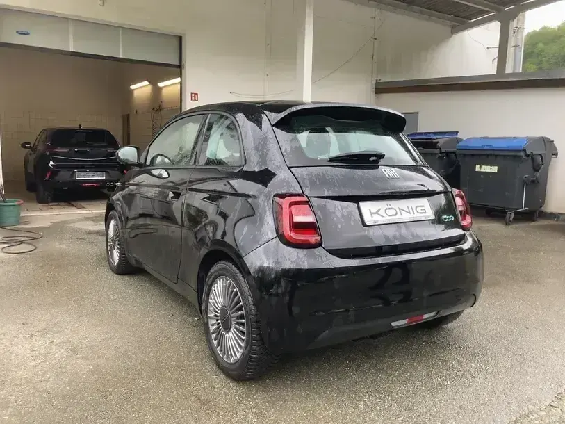 Gebraucht Fiat 500e Basis 86 kW (118 PS) 2023 Schwarz Kleinwagen