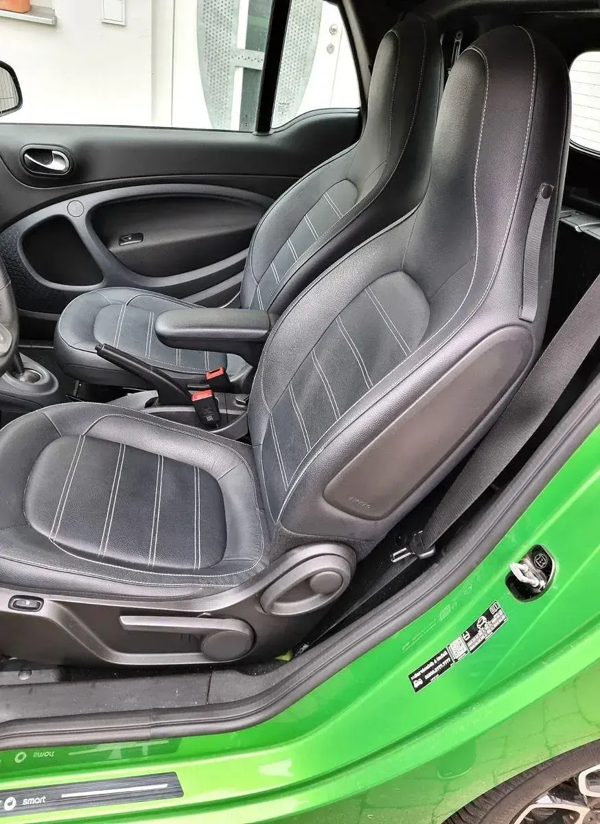 Używany Smart ForTwo Cabrio Brabus 60 kW (82 KM) 2017 Czarny Kabriolet
