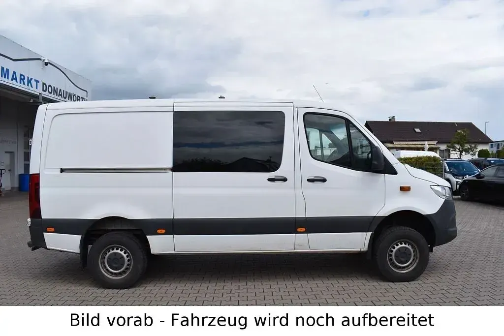 Gebraucht Mercedes Sprinter 163 PS (119 kW) 2021 Arktikweiss Van