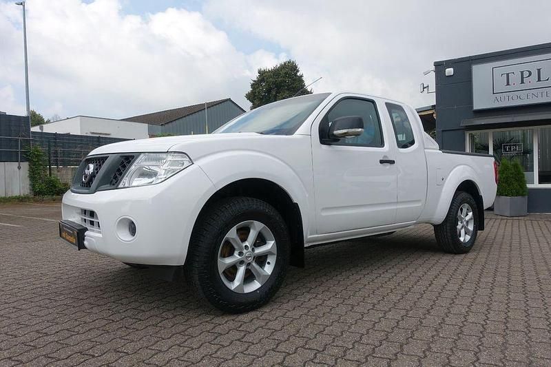 Weiß Gebraucht 2014 Nissan Navara XE Abholung | 13.450 € (Fairer Preis) - Bild 1/4