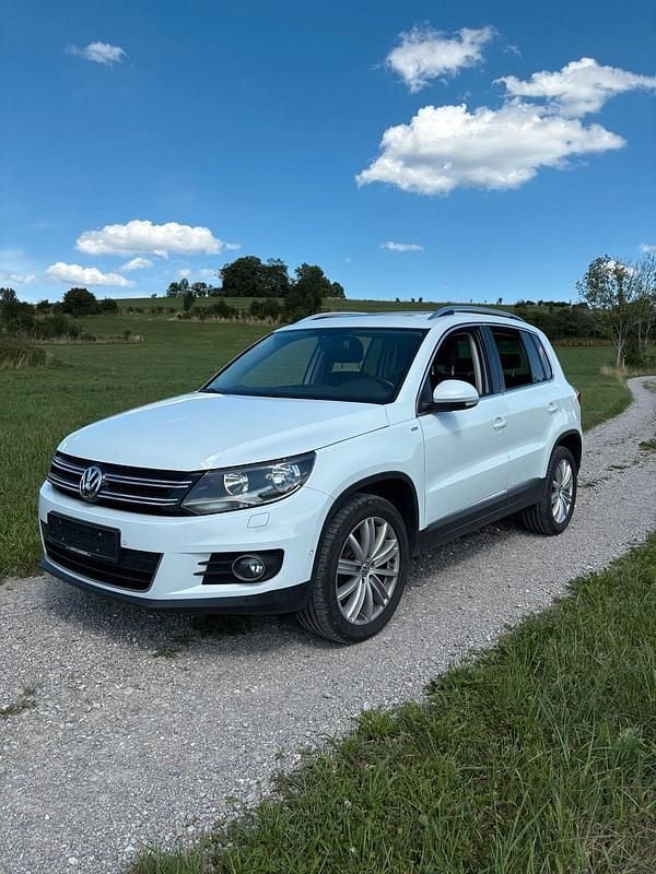 Weiß Gebraucht 2015 VW Tiguan SUV | 12.900 € (Fairer Preis) - Bild 1/4