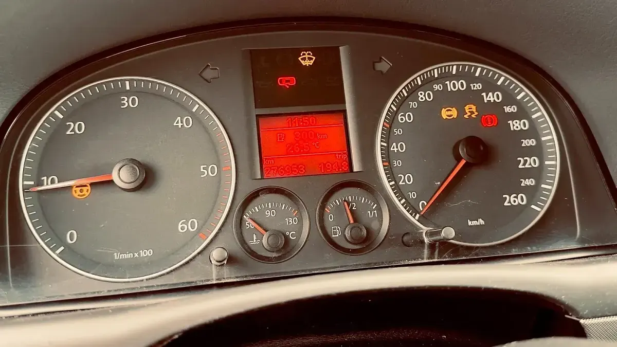 Gebraucht VW Touran 105 PS (77 kW) 2004 Silber Van / Kleinbus