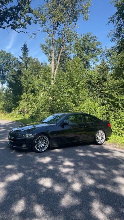 Schwarz Gebraucht 2010 BMW 320 Performance Coupé | 6.500 € (Guter Preis) - Bild 1/4