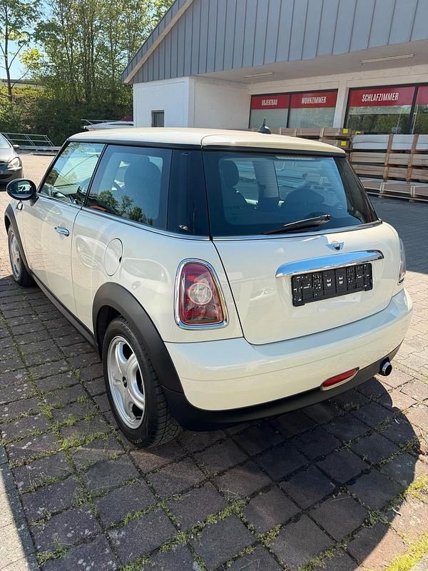 Usata Mini Cooper 95 CV (69 kW) 2009 Bianco Utilitaria