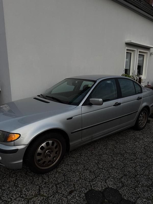 Gebraucht BMW 318 143 PS (105 kW) 2002 Silber Limousine