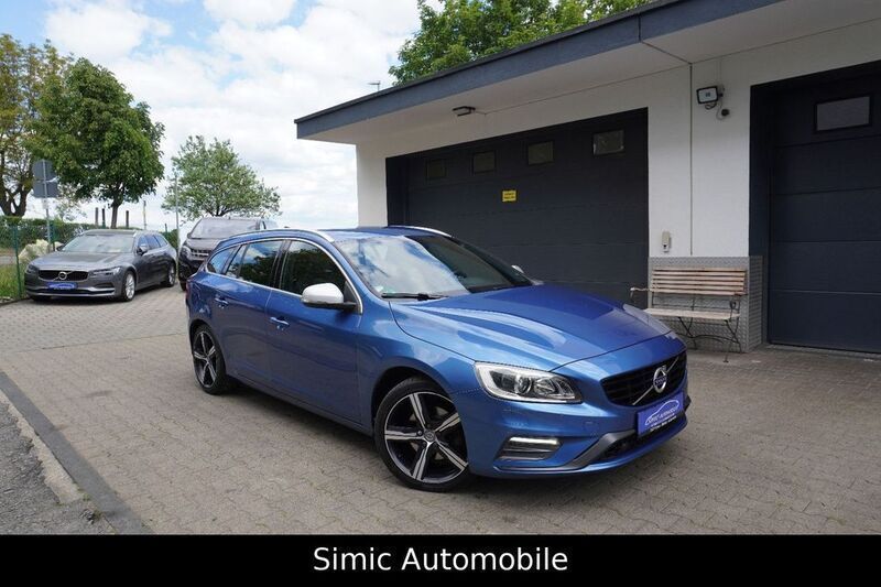 Bursting blue / metallic Gebraucht 2016 Volvo V60 R-Design Kombi | 15.650 € (Fairer Preis) - Bild 1/4