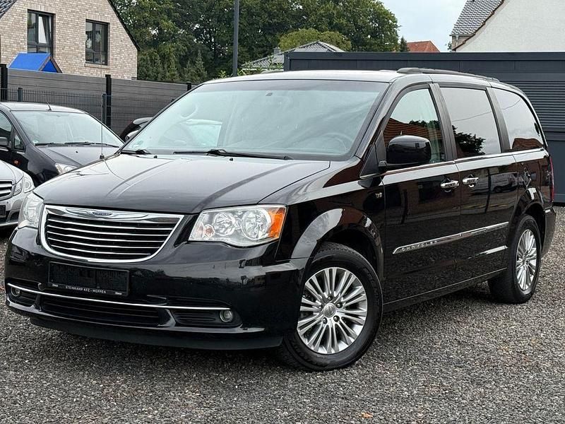 Schwarz Gebraucht 2015 Chrysler Town & Country Van / Kleinbus | 12.490 € - Bild 1/4