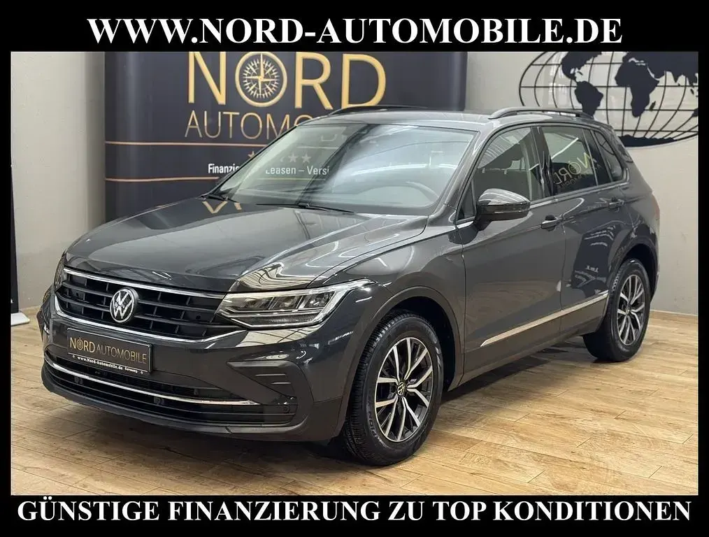 Gebraucht VW Tiguan Life 150 PS (110 kW) 2022 Uranograu SUV