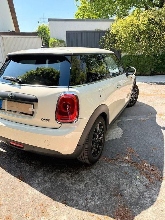 Second-hand Mini ONE 102 CP (75 kW) 2016 Alb Hatchback