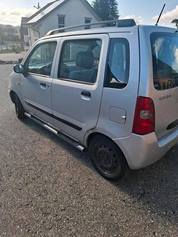Gebraucht Suzuki Wagon R 90 PS (66 kW) 2004 Silber Van / Kleinbus