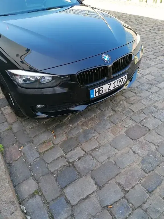 Gebraucht BMW 318 143 PS (105 kW) 2013 Schwarz Kombi
