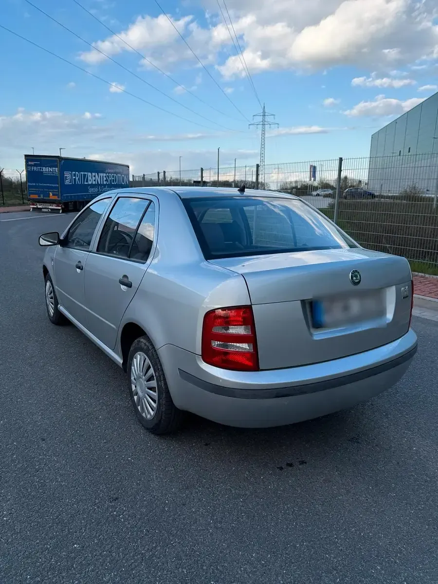Gebraucht Skoda Fabia 75 PS (55 kW) 2003 Silber Limousine