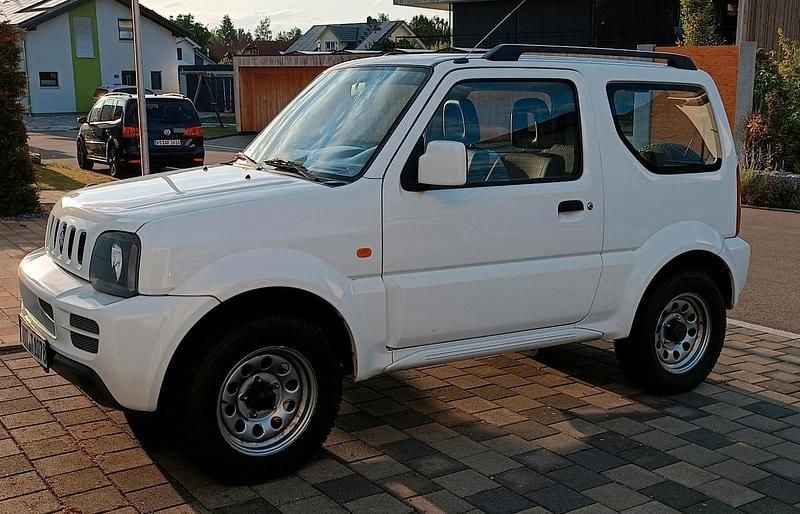 Weiß Gebraucht 2011 Suzuki Jimny SUV | 6.200 € (Superpreis) - Bild 1/1