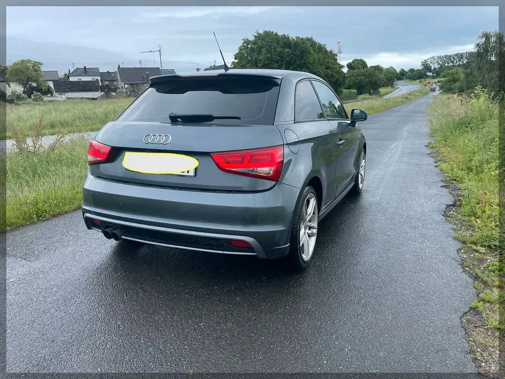 Gebraucht Audi A1 S-Line 186 PS (136 kW) 2012 Grau Kleinwagen