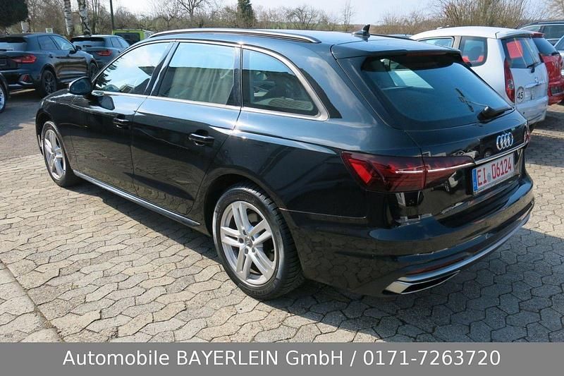 Gebraucht Audi A4 Advanced 204 PS (150 kW) 2022 Schwarz Kombi