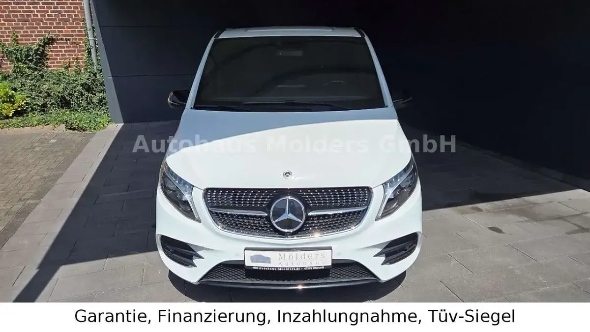 Gebraucht Mercedes V300 AMG 237 PS (174 kW) 2023 Bergkristallweiß Van / Kleinbus
