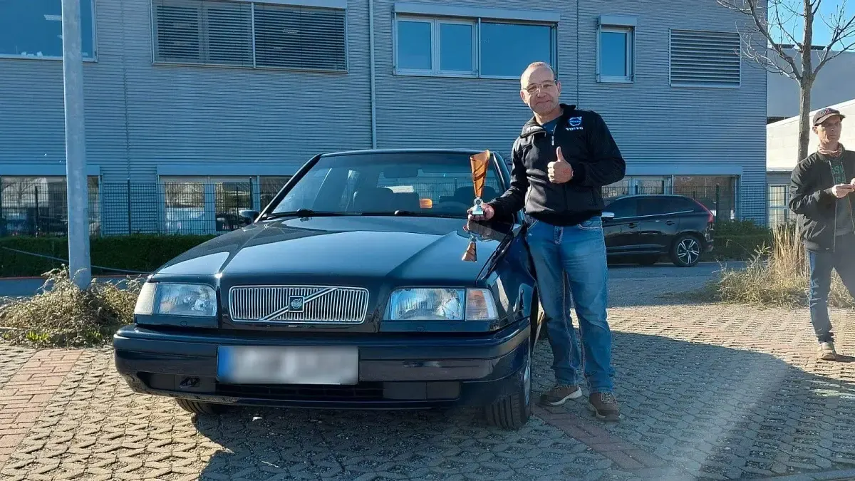 Gebraucht Volvo 460 109 PS (80 kW) 1995 Blau Limousine