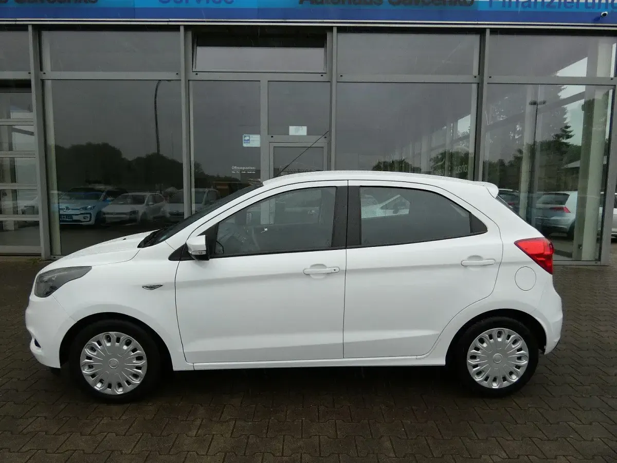 Gebraucht Ford Ka Plus 86 PS (63 kW) 2018 Weiß Kleinwagen