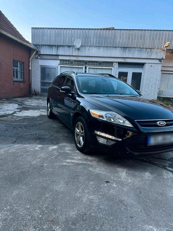 Gebraucht Ford Mondeo 115 PS (84 kW) 2011 Schwarz Kombi