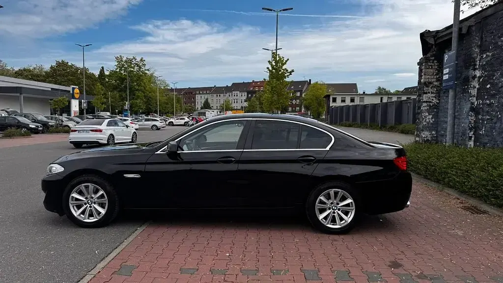 Gebraucht BMW 528 245 PS (180 kW) 2012 Schwarz Limousine