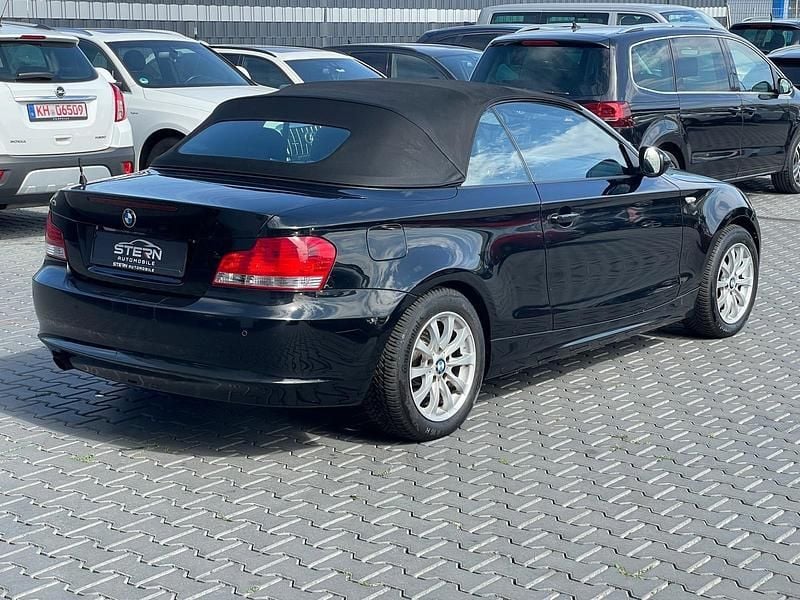 Gebraucht BMW 118 Cabriolet Sport Line 143 PS (105 kW) 2010 Schwarz Cabrio