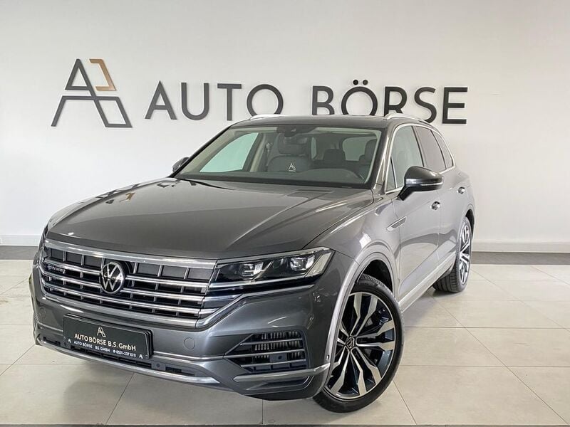 Silizium grau Gebraucht 2022 VW Touareg Atmosphere SUV | 42.890 € (Superpreis) - Bild 1/4