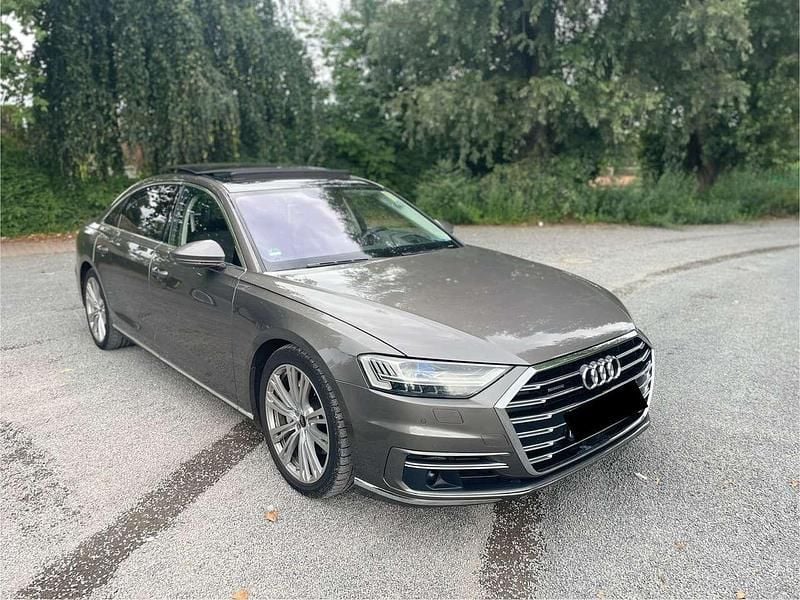 Terragrau metallic Gebraucht 2019 Audi A8L Limousine | 45.999 € - Bild 1/4