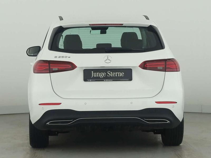 Gebraucht Mercedes E250 Advanced 163 PS (119 kW) 2025 Unilack polarweiss Kombi