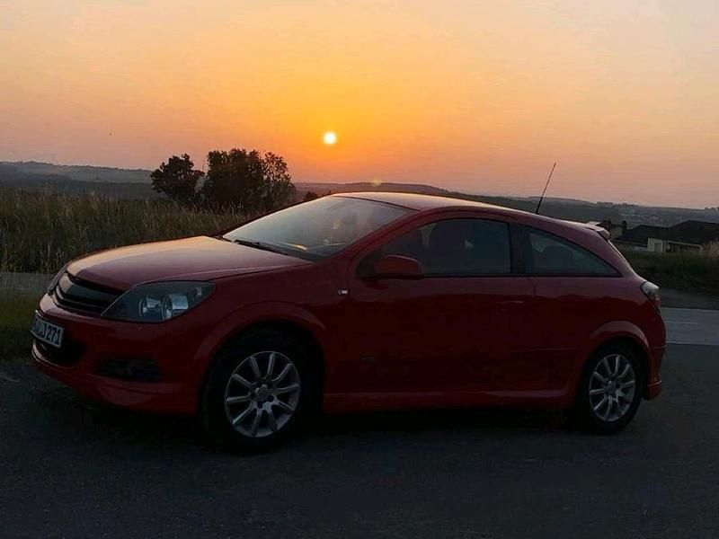 Rot Gebraucht 2006 Opel Astra GTC OPC Coupé | 1.999 € (Teuer) - Bild 1/4