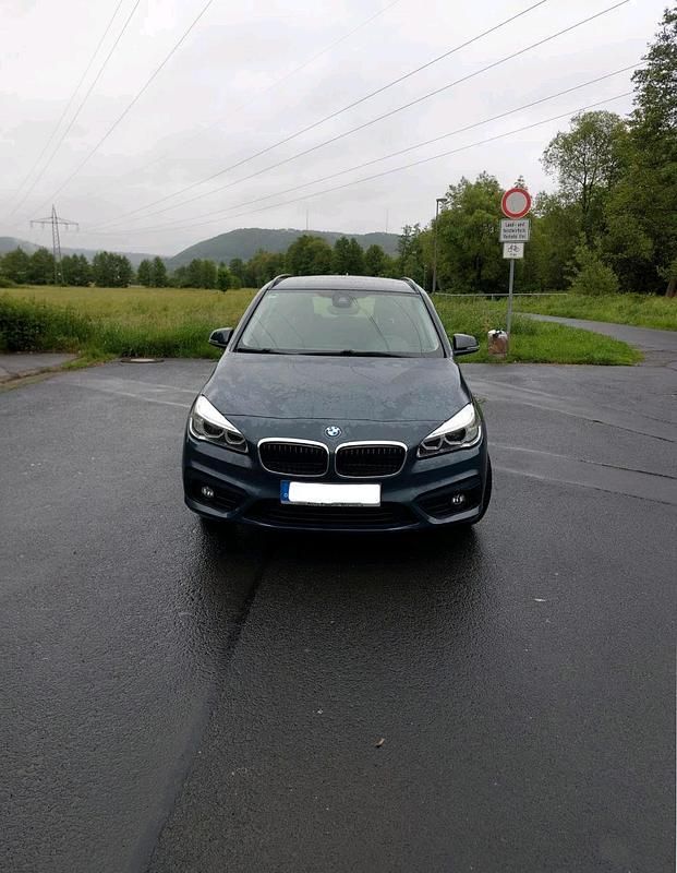Gebraucht BMW 218 Active Tourer 150 PS (110 kW) 2016 Grau Van / Kleinbus