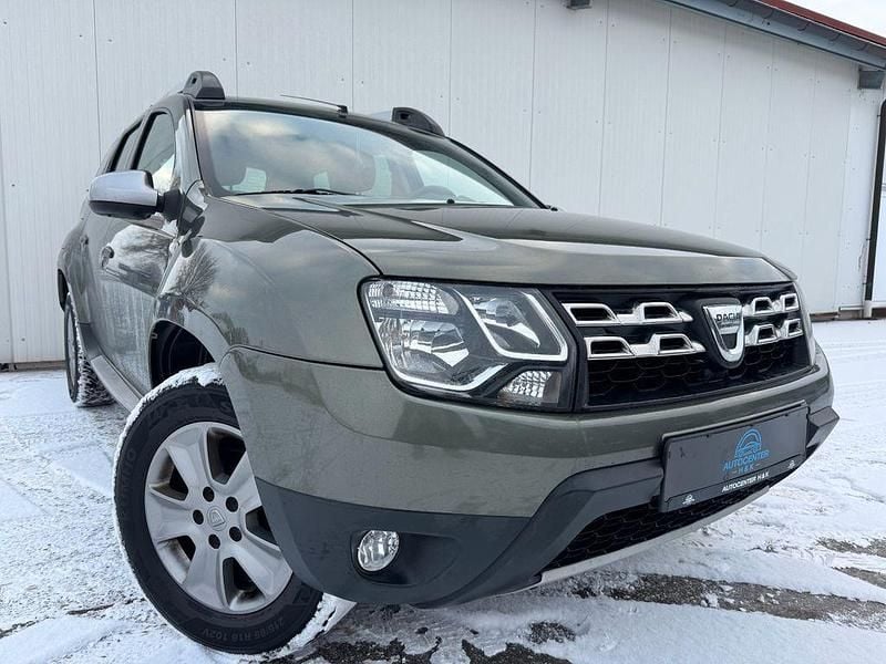 Grün Gebraucht 2016 Dacia Duster Prestige SUV | 7.499 € (Fairer Preis) - Bild 1/4